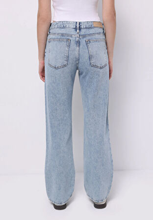 Straight Fit Orta Bel Düz Paça Kadın İndigo Jean Pantolon