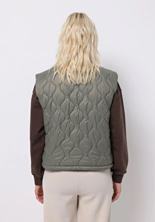 Regular Fit Dik Yaka Fermuarlı Astarlı Çift Yönlü Kadın Yeşil Yelek