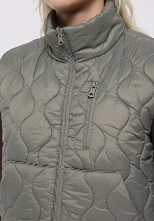 Regular Fit Dik Yaka Fermuarlı Astarlı Çift Yönlü Kadın Yeşil Yelek