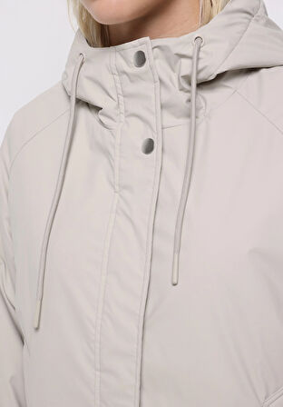 Regular Fit     Kadın Taş Yağmurluk