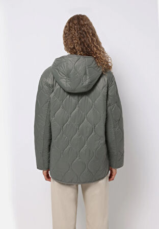 Regular Fit Kapüşonlu Çıtçıtlı Astarlı Suya Dayanıklı Kadın Yeşil Mont