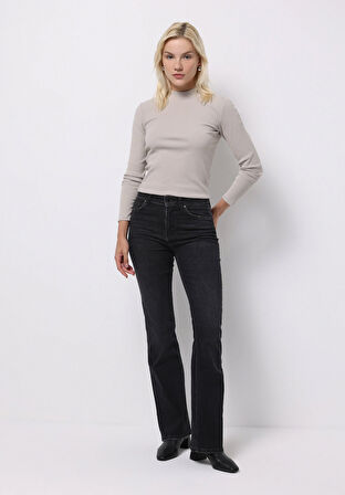 Regular Fit   Kadın Siyah Jean Pantolon