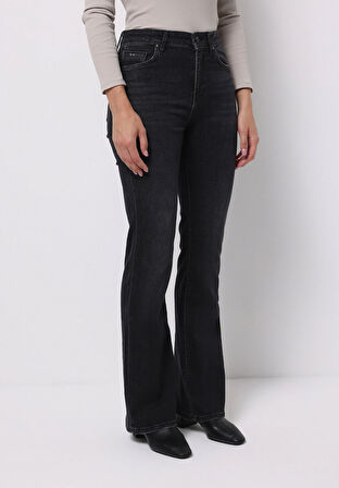 Regular Fit   Kadın Siyah Jean Pantolon