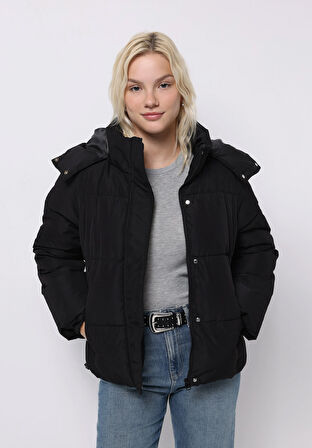 Regular Fit Kapüşonlu Fermuarlı Astarlı Çıkarılabilir Kapüşonlu Kadın Siyah Mont