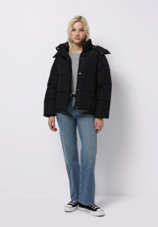 Regular Fit Kapüşonlu Fermuarlı Astarlı Çıkarılabilir Kapüşonlu Kadın Siyah Mont