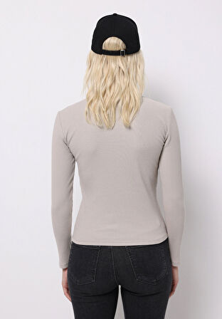 Slim Fit Yarım Balıkçı Yaka Düz Kadın Bej Tişört