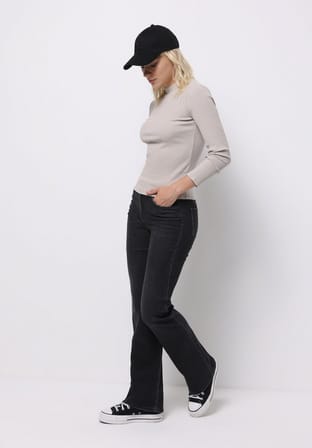 Slim Fit Yarım Balıkçı Yaka Düz Kadın Bej Tişört
