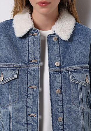 Oversize Fit Düğmeli Astarsız  Kadın Denim Ceket