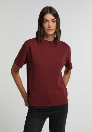 Regular Fit Yuvarlak Yaka Düz Kadın Bordo Kısa Kol Tişört
