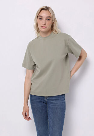 Regular Fit Yuvarlak Yaka Düz Kadın Yeşil Kısa Kol Tişört