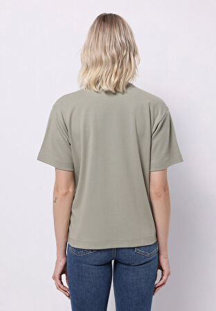 Regular Fit Yuvarlak Yaka Düz Kadın Yeşil Kısa Kol Tişört