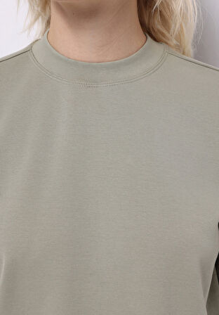 Regular Fit Yuvarlak Yaka Düz Kadın Yeşil Kısa Kol Tişört
