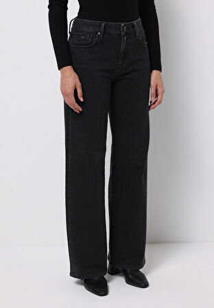 Regular Fit   Kadın Siyah Jean Pantolon
