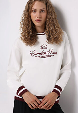 Regular Fit Yuvarlak Yaka Nakışlı Kadın Beyaz Sweatshirt