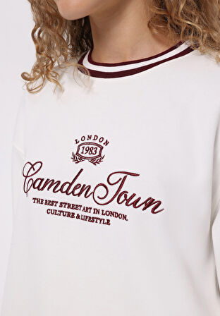 Regular Fit Yuvarlak Yaka Nakışlı Kadın Beyaz Sweatshirt