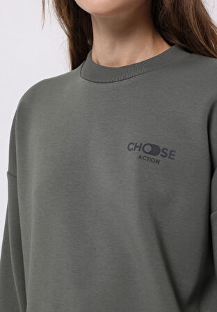 Regular Fit Yuvarlak Yaka Nakışlı Kadın Yeşil Sweatshirt