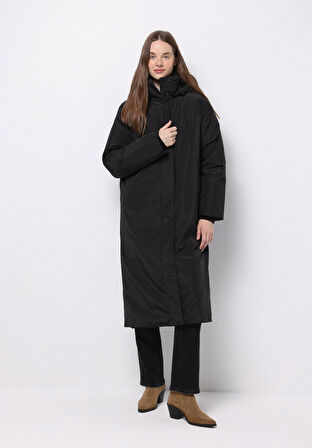 Regular Fit Kapüşonlu Fermuarlı Astarlı Suya Dayanıklı Kadın Siyah Kaban