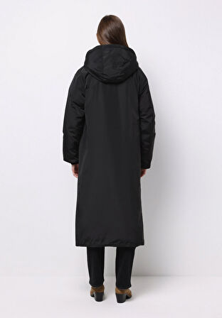 Regular Fit Kapüşonlu Fermuarlı Astarlı Suya Dayanıklı Kadın Siyah Kaban