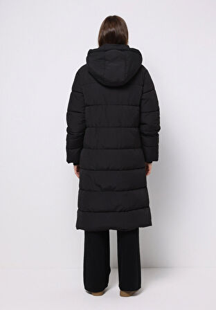 Regular Fit Kapüşonlu Fermuarlı Astarlı Suya Dayanıklı Kadın Siyah Kaban