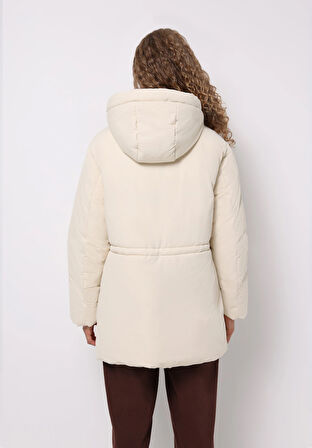 Regular Fit Kapüşonlu Fermuarlı Astarlı Çıkarılabilir Kapüşonlu Kadın Ekru Mont