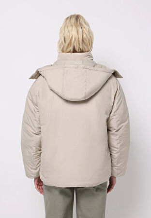 Regular Fit Kapüşonlu Fermuarlı Astarlı Çıkarılabilir Kapüşonlu Kadın Bej Mont