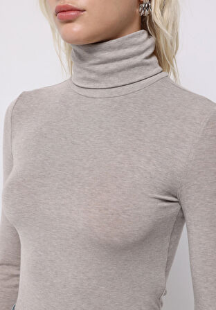 Slim Fit Balıkçı Yaka Düz Kadın Bej Uzun Kol Tişört