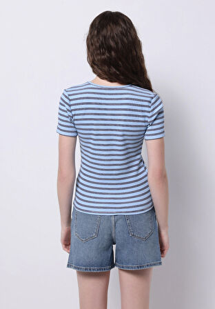 Slim Fit Yuvarlak Yaka Çizgili Kadın Mavi Kısa Kol Tişört