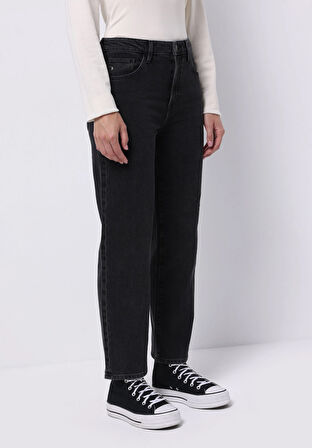 Straight Fit Yüksel Bel Düz Paça Kadın Siyah Jean Pantolon