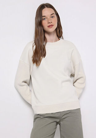 Regular Fit Yuvarlak Yaka Düz Kadın Beyaz Sweatshirt
