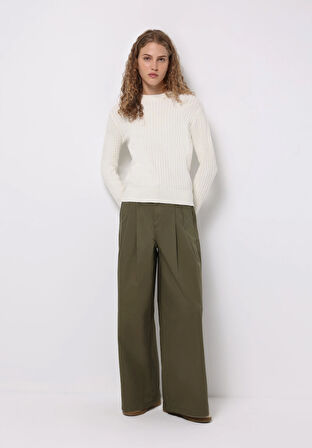 Regular Fit Yuvarlak Yaka Düz Kadın Beyaz Kazak