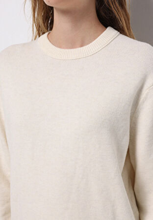 Regular Fit Yuvarlak Yaka Düz Kadın Ekru Kazak