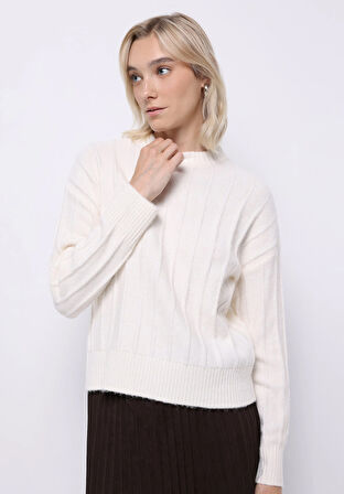 Regular Fit Yarım Balıkçı Yaka Düz Kadın Beyaz Kazak