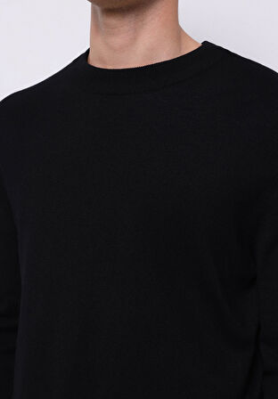 Regular Fit Yuvarlak Yaka Jakarlı Erkek Siyah Kazak