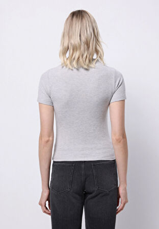 Slim Fit Dik Yaka Düz Kadın Gri Kısa Kol Tişört