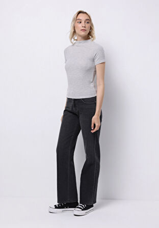 Slim Fit Dik Yaka Düz Kadın Gri Kısa Kol Tişört