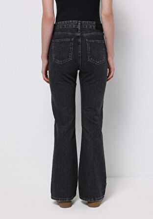 Regular Fit   Kadın Siyah Jean Pantolon