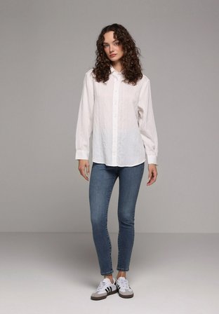 Boyfriend Fit Shirt Neck Jakarlı Kadın Beyaz Uzun Kol Gömlek