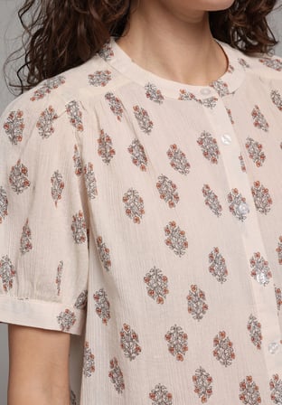 Fashion Fit Yuvarlak Yaka Metraj Baskılı Kadın Bej Kısa Kol Gömlek