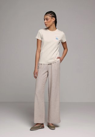 Slim Fit Yuvarlak Yaka Baskılı Kadın Taş Kısa Kol Tişört