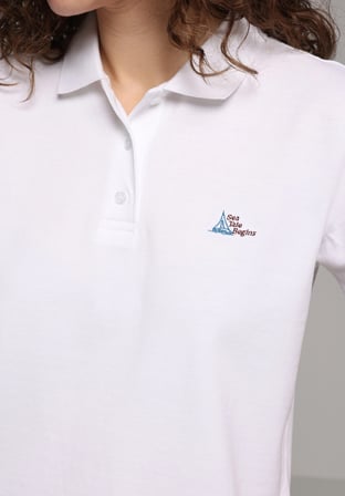Regular Fit Polo Yaka Nakışlı Kadın Beyaz Kısa Kol Tişört