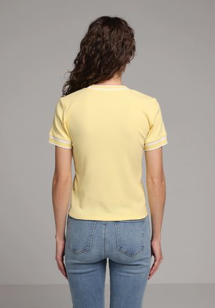 Slim Fit Yuvarlak Yaka Düz Kadın Sari Kısa Kol Tişört