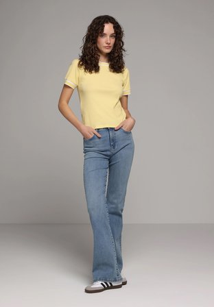 Slim Fit Yuvarlak Yaka Düz Kadın Sari Kısa Kol Tişört