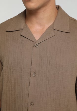 Relaxed Fit Apaj Yaka Düz Erkek Kahverengi Kısa Kol Gömlek