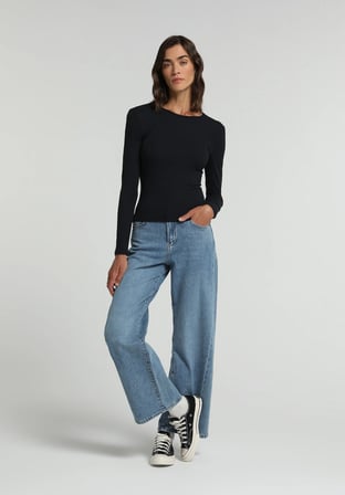 Slim Fit Yuvarlak Yaka Düz Kadın Siyah Uzun Kol Tişört