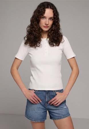 Slim Fit Yuvarlak Yaka Düz Kadın Beyaz Kısa Kol Tişört