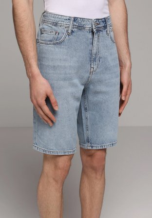 Regular Fit Orta Bel Düz Erkek Light İndigo Denim Jean Şort