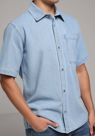 Regular Fit Klasik Yaka Düz Erkek Light İndigo Denim Kısa Kol Gömlek