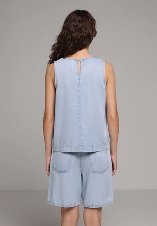 Regular Fit Yuvarlak Yaka Düz Kadın Bleach İndigo Denim Kolsuz Gömlek