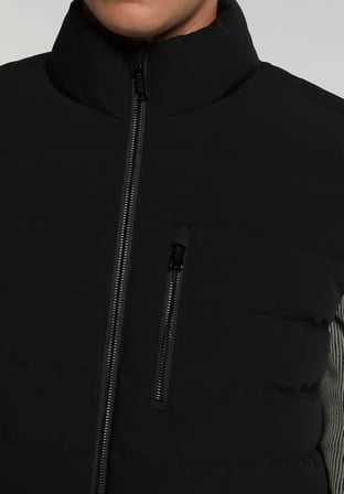 Regular Fit Dik Yaka Fermuarlı Astarlı  Erkek Siyah Yelek
