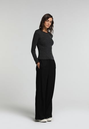 Slim Fit   Kadın Siyah  Tişört